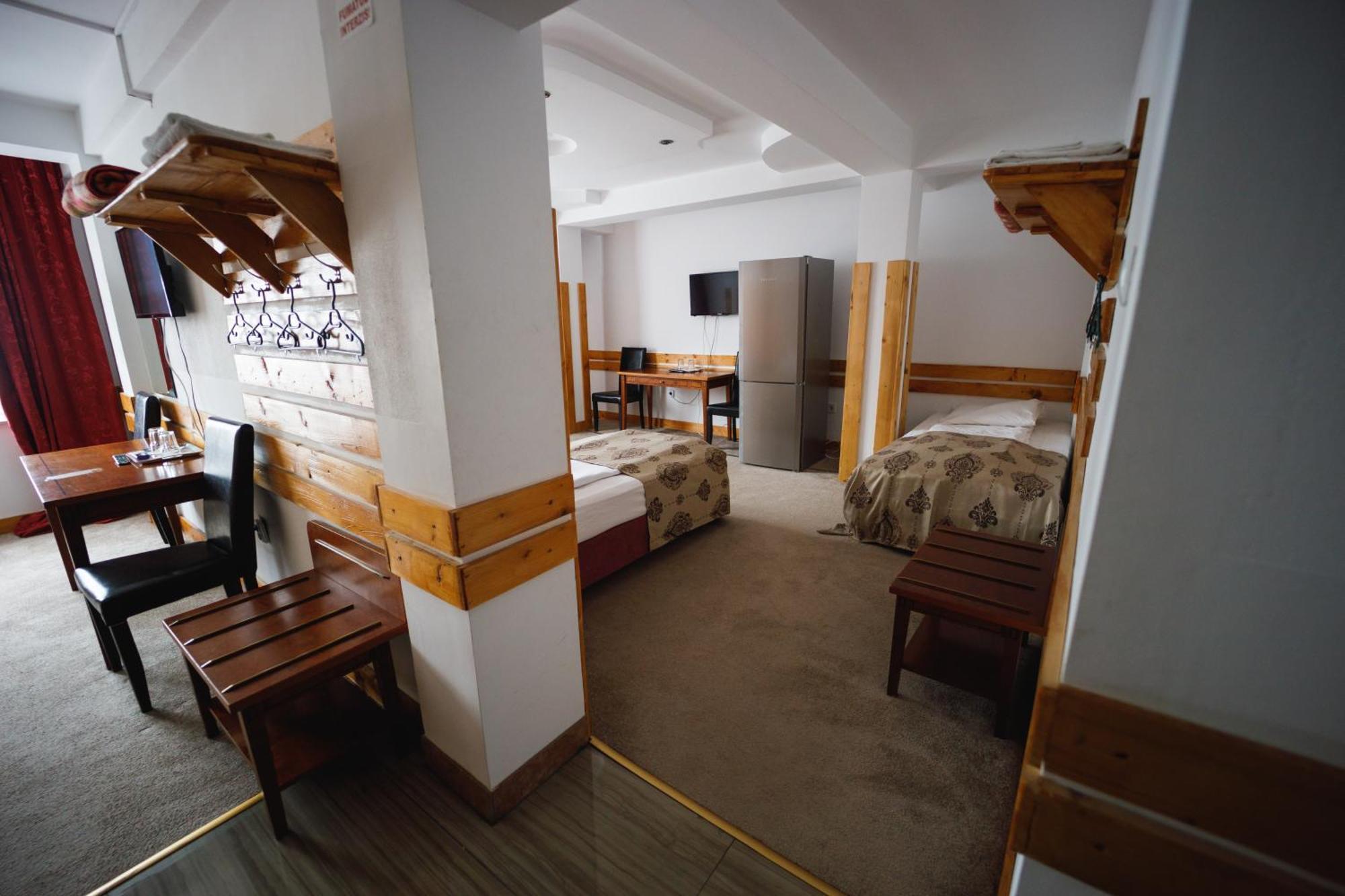 Pensiunea Meteora Suceava Ngoại thất bức ảnh