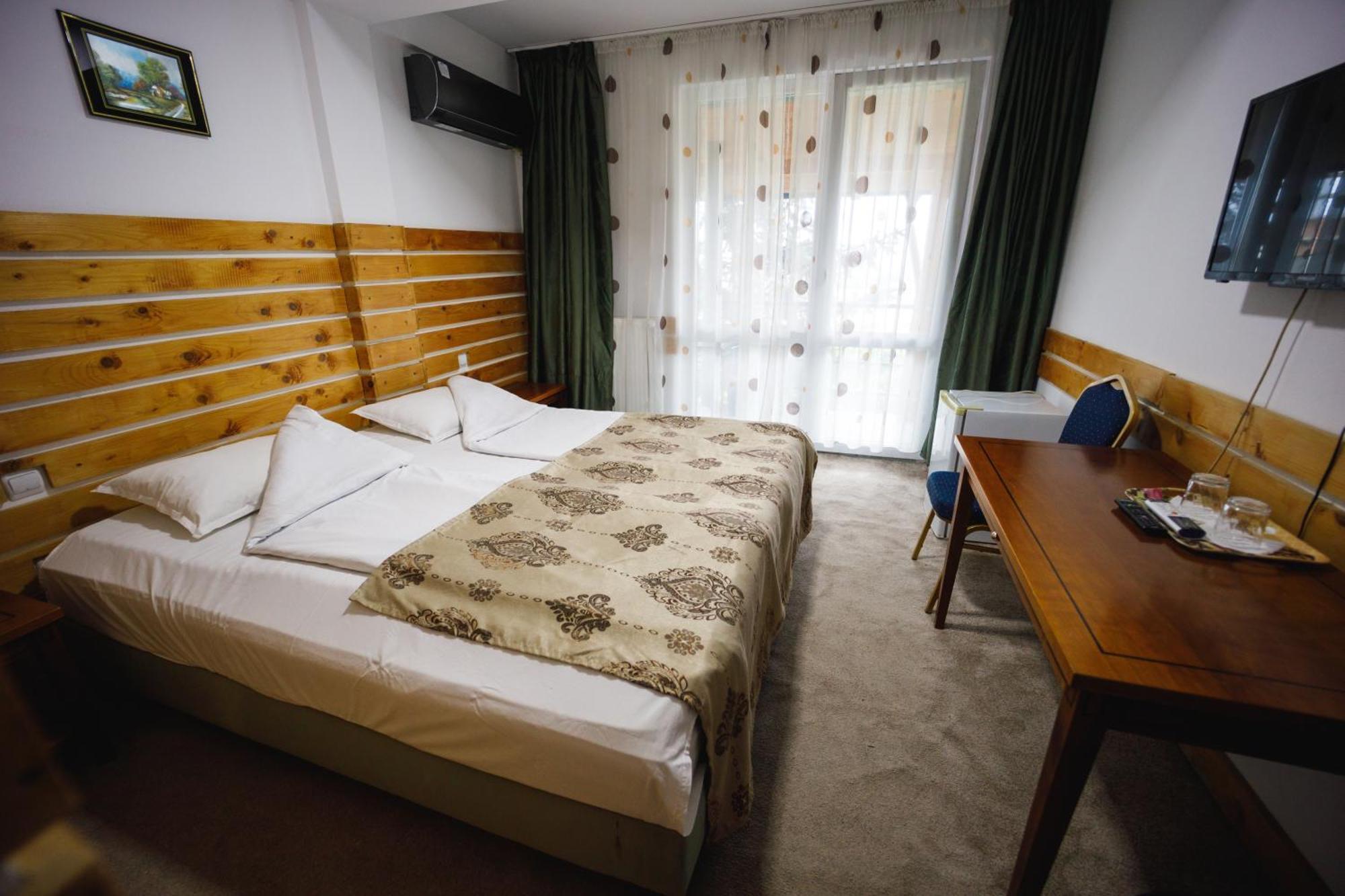 Pensiunea Meteora Suceava Ngoại thất bức ảnh