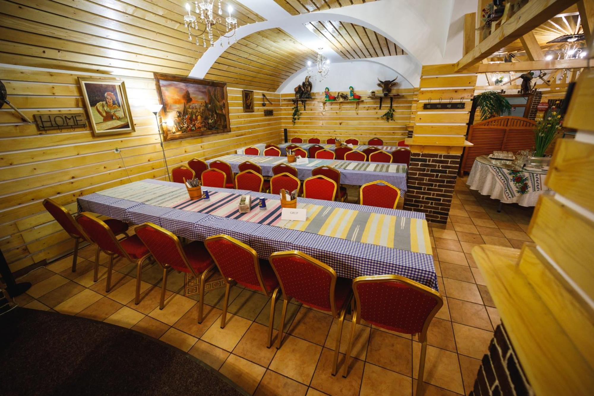 Pensiunea Meteora Suceava Ngoại thất bức ảnh