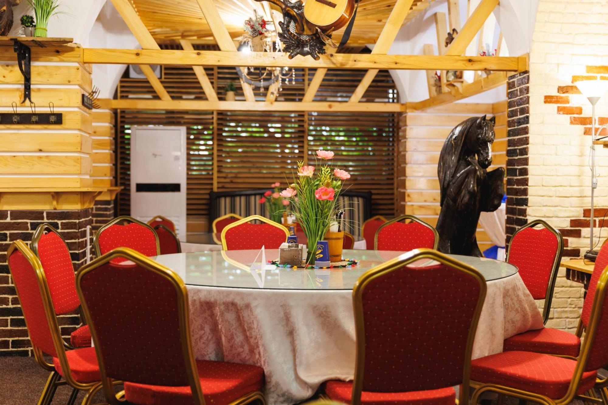 Pensiunea Meteora Suceava Ngoại thất bức ảnh